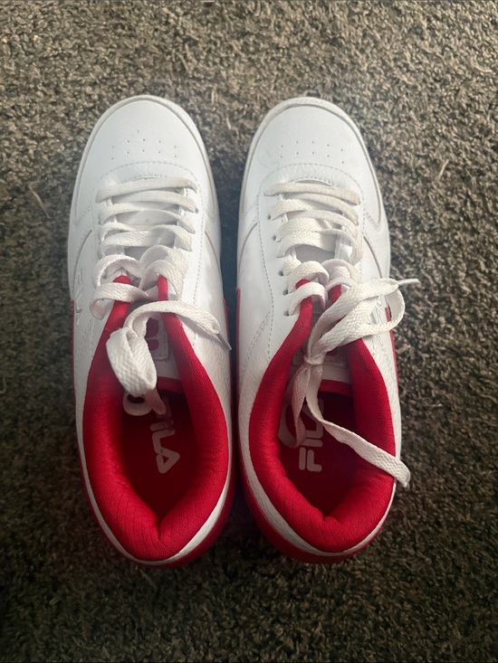 Fila Shoes - Fila White Sneakers with Red Collar